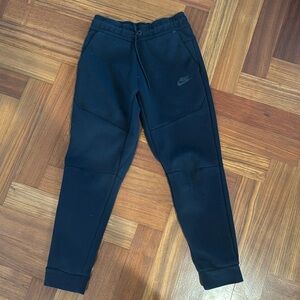 Kids Meduim Nike Tech Pants
